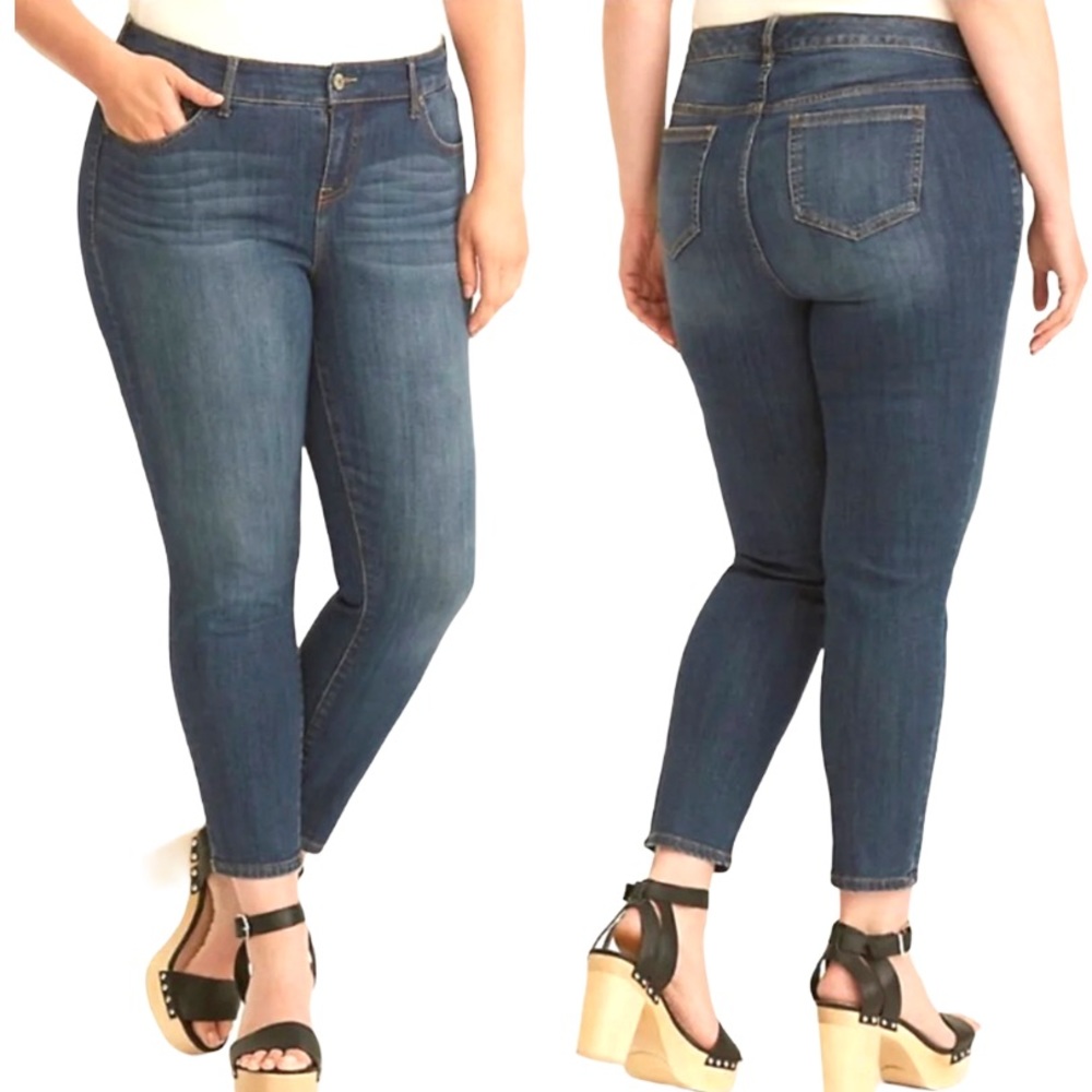 Torrid girlfriend medium wash jeans